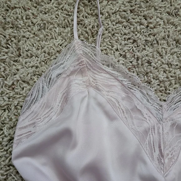 Women's Express Elegant Pink Lace Trim Camisole - Small - Picture 3 of 5